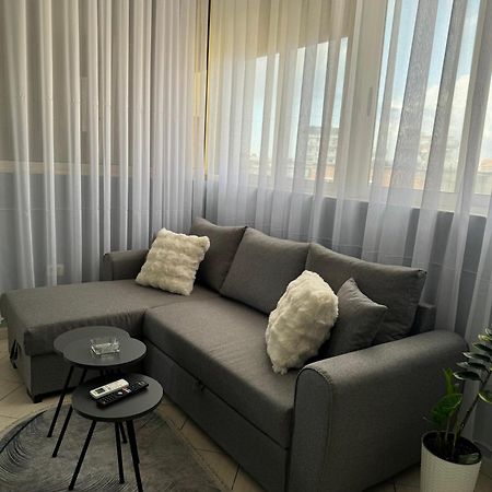 Mirela'S Apartment City Center Tirana Exteriör bild