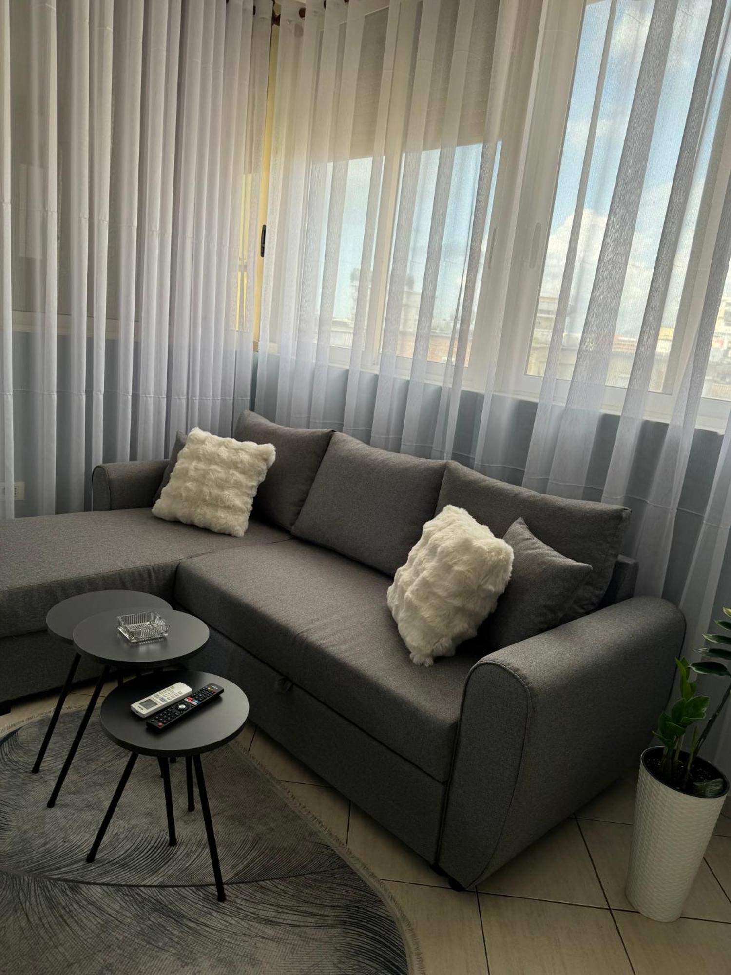 Mirela'S Apartment City Center Tirana Exteriör bild